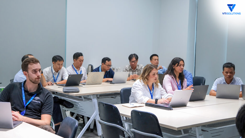Đội ngũ các bên tham gia phiên thảo luận chuyên môn